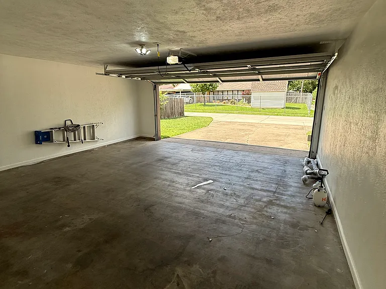 2117 Wellington Dr — Photo 11