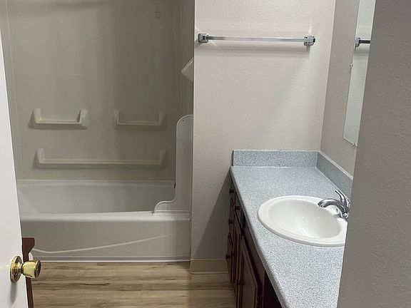 5th image of 1655 Douglas St #722