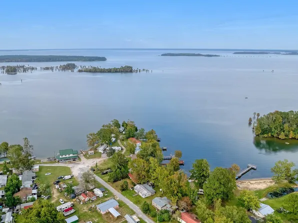 114 Rutledge Dr, Eutawville, SC 29048