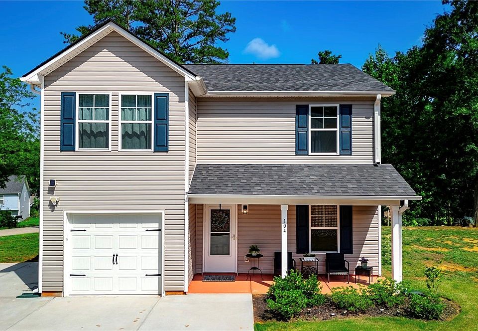 1st image of 104 Forest Dr