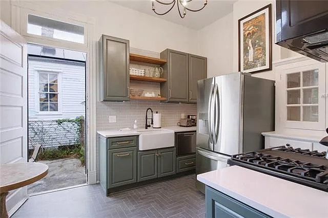 1433 Dauphine St — Photo 13