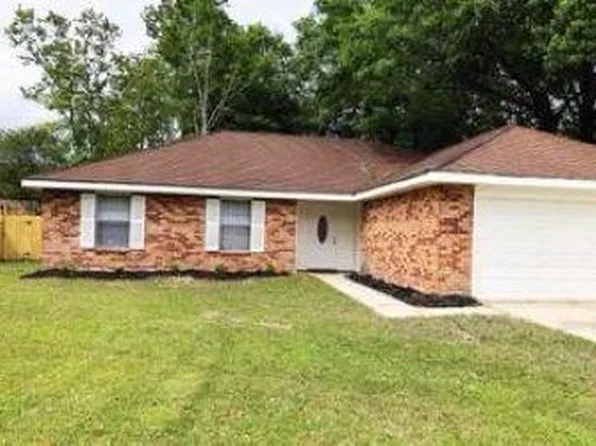 310 Lake Erie Dr, Slidell, LA 70461