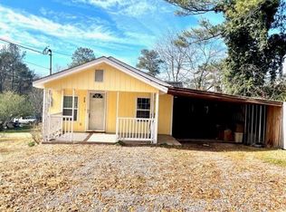 215 Crest Dr, Calhoun, GA 30701