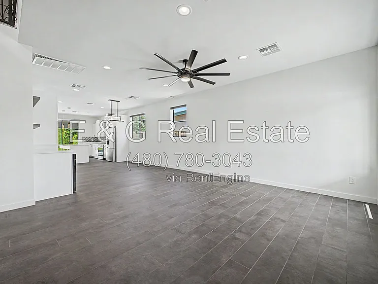 2312 E Curnow Dr — Photo 6