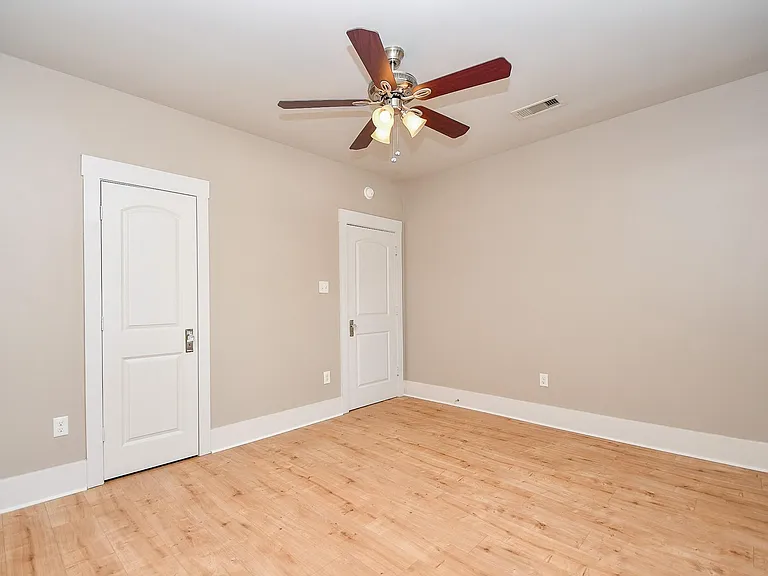 1307 Walton St — Photo 19