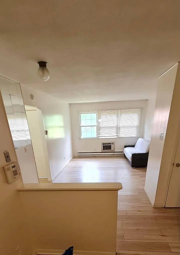 2 bed, 899 sqft, $1,800 — Photo 2
