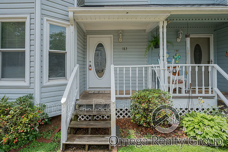 Charleston Square — Photo 4