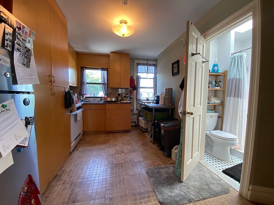 1st image of 292 20th St APT 3L