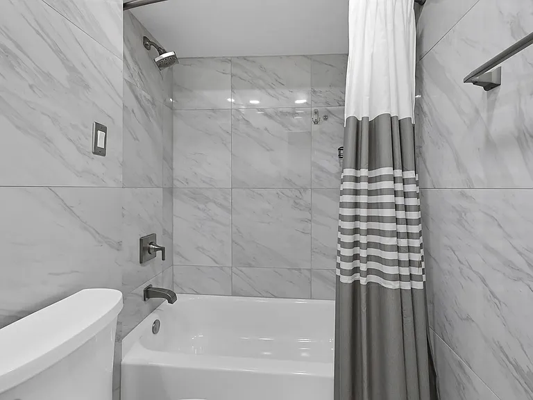 2601 Bellefontaine St #B318 — Photo 8