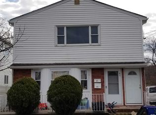 67 Quebec Rd, Island Park, NY 11558