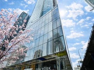 10 York St #3807, Toronto, ON M5J 0E1