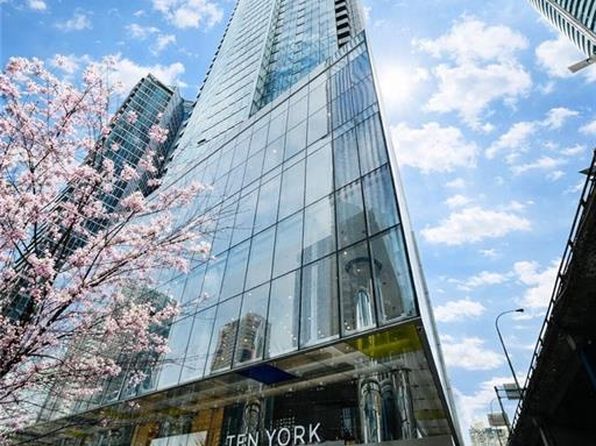 10 York St #3807, Toronto, ON M5J 0E1