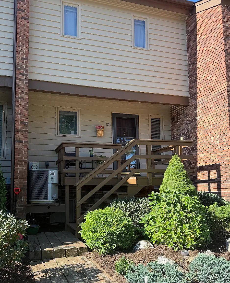 2 bed, 2.5 bath, 1216 sqft, $2,250 — Photo 1