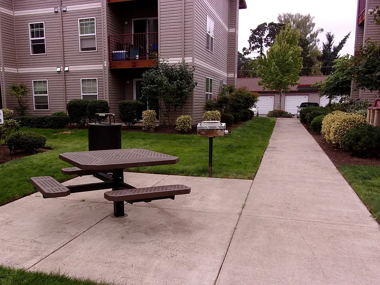 Parkside Apartments — Photo 57