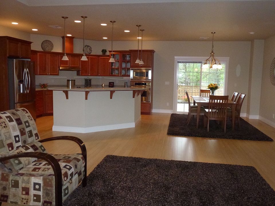 2nd image of 2542 NW Brockway Rd