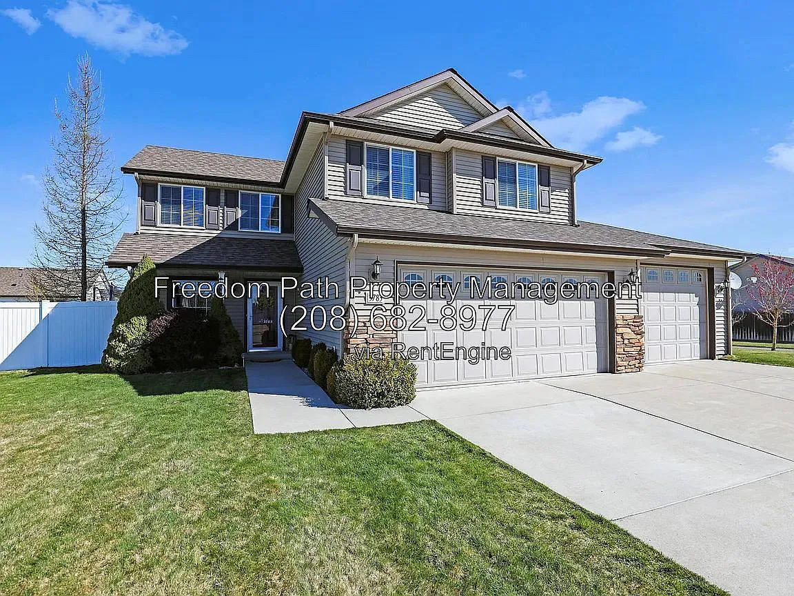 3 bed, 2.5 bath, 1552 sqft, $2,395 — Photo 1