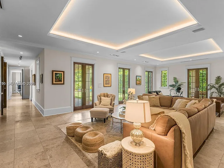 685 Harbor Ln — Photo 15
