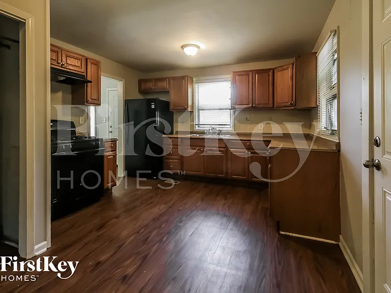 703 Porter St — Photo 6