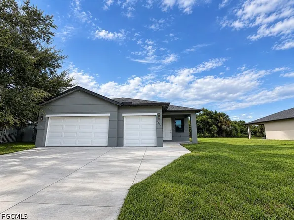 1074 W Bucknell Rd, Labelle, FL 33935