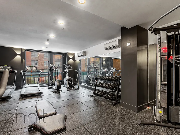 676 New York Ave #PENTHOUSE — Photo 3