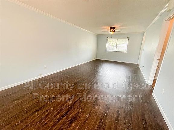 4th image of 100 Beverly Dr