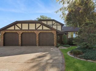 4421 Denny Ct, Rolling Meadows, IL 60008