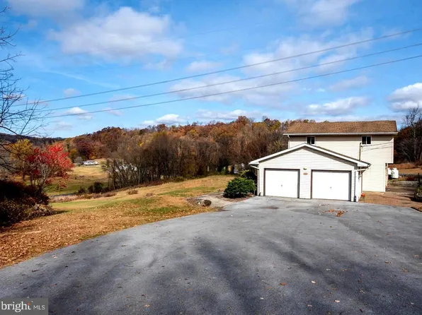 229 W Spring St, Bechtelsville, PA 19505