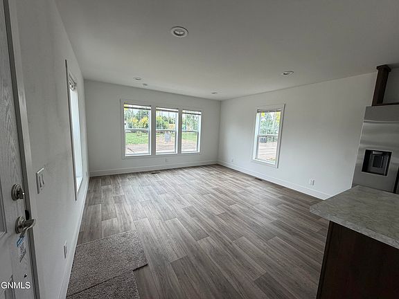 3rd image of 703 6th Ave SE #C-1
