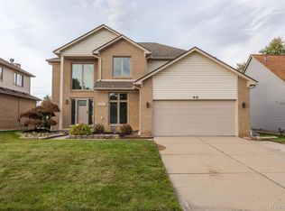 1995 Deveere Dr, Sterling Heights, MI 48310