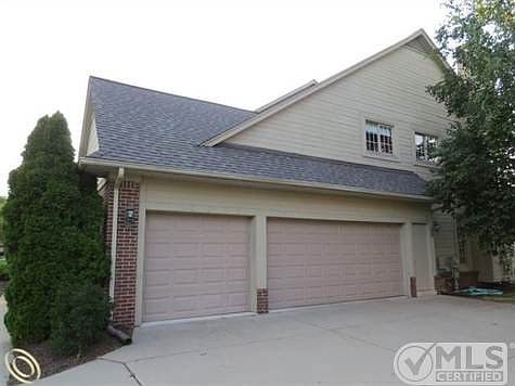 3 CAR GARAGE!