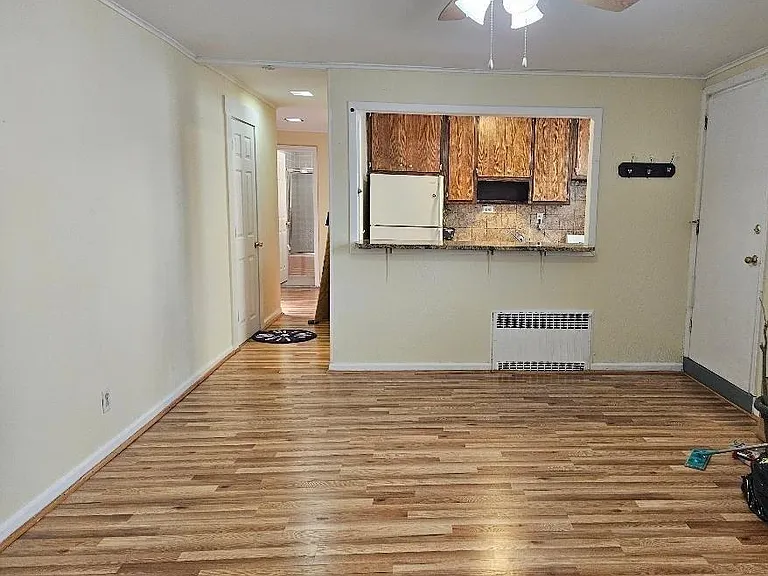560 E Broadway #SIDE — Photo 3