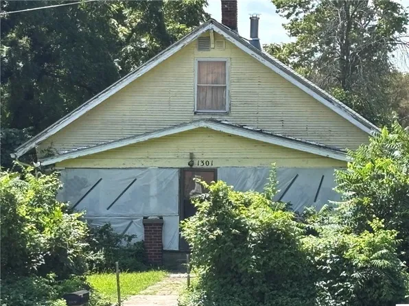 1301 E Mechanic Ave, Independence, MO 64050