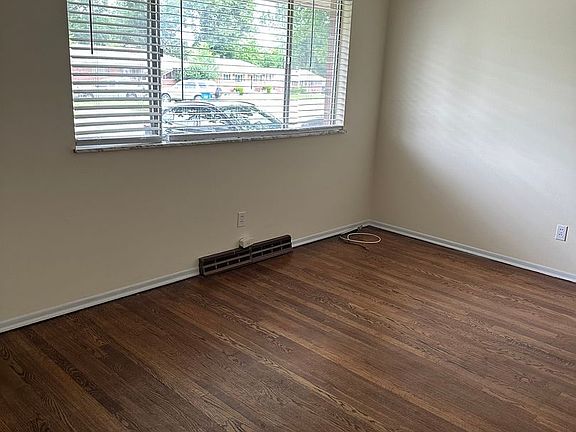 3rd image of 2425-2427 Chesstal St