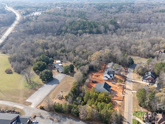 5th image of 5 Farrow Dr