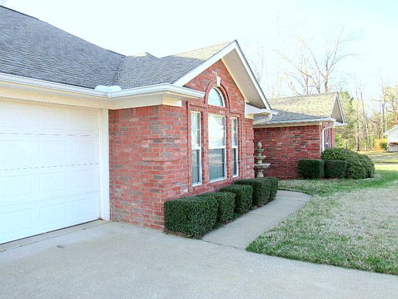 2nd image of 201 Post Oak Ln