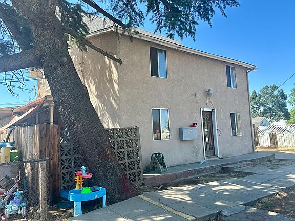 3rd image of 156 W Ventura St