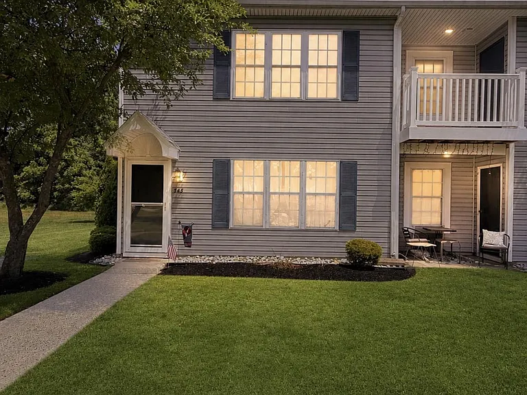 546 Shetland Ct — Photo 1