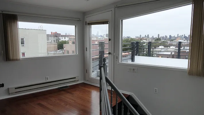 Rented by Halvatzis Realty | media 4