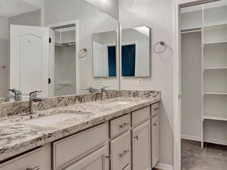 4533 N 22nd St #128 — Photo 33
