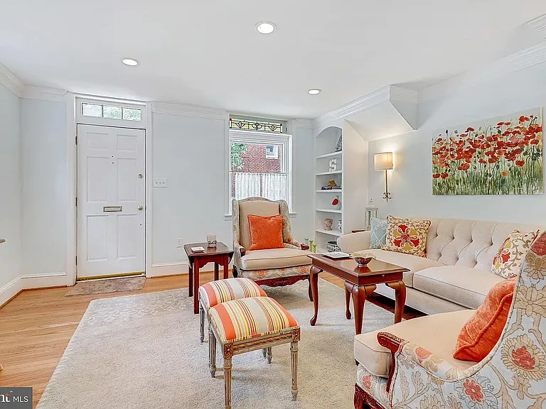 1618 Shakespeare St — Photo 8