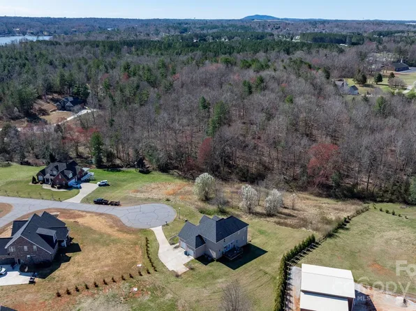 5979 Red Berry Ct #19, Granite Falls, NC 28630