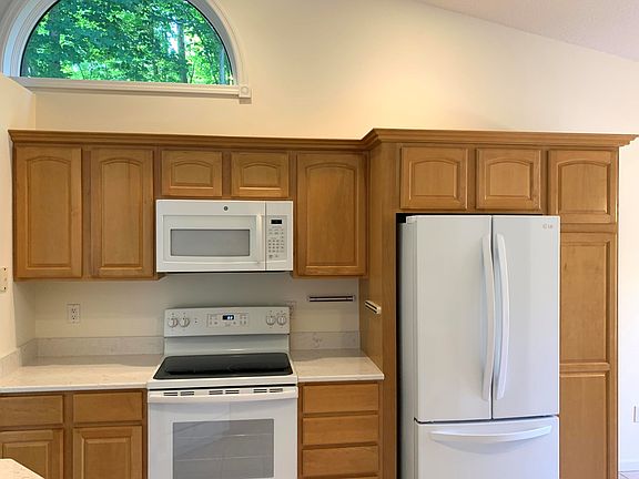 4th image of 2171 Wyndham Ln