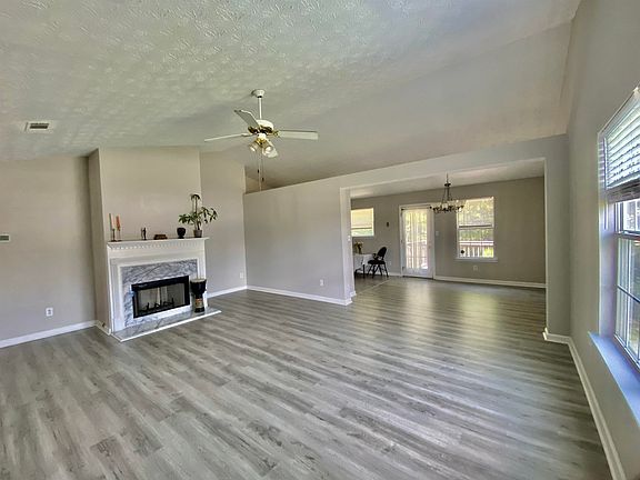 3rd image of 829 Pine Shoals Dr