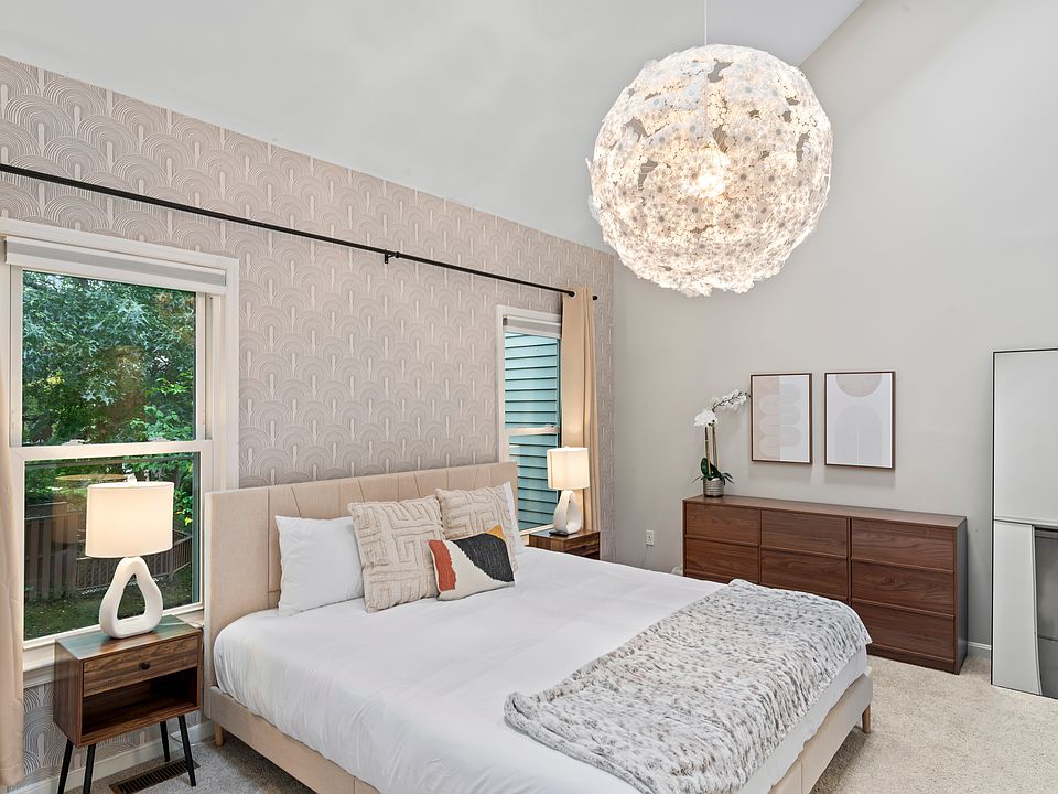 1st bedroom with King size bed with in unit bathroom
