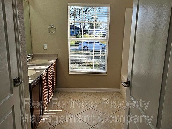 5th image of 1108 NW 21st Pl