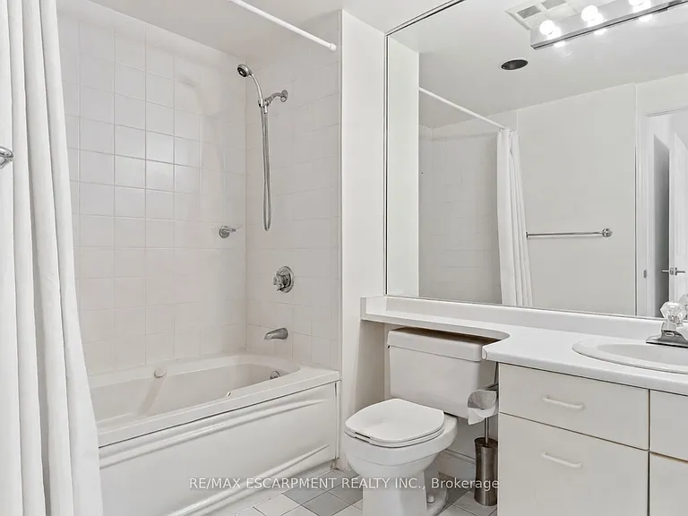 430 Pearl St #410 — Photo 21