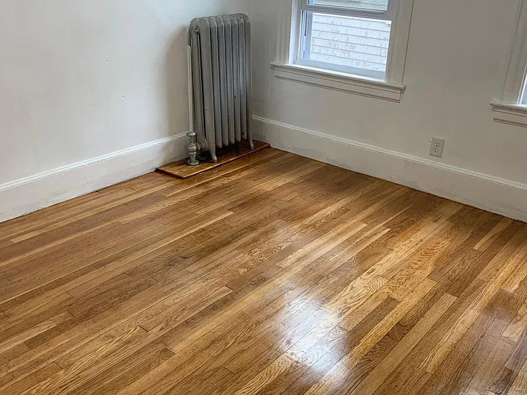 529 Pleasant St #B — Photo 16