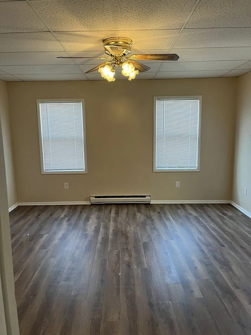 102-108 N Wood St — Photo 3