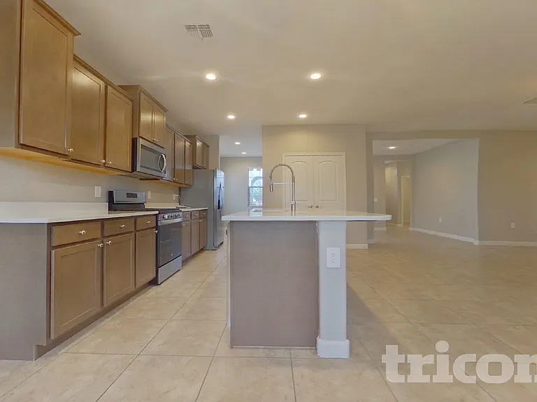 30033 W Cheery Lynn Rd — Photo 7