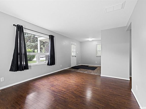 5th image of 33 Merritt CRESCENT
